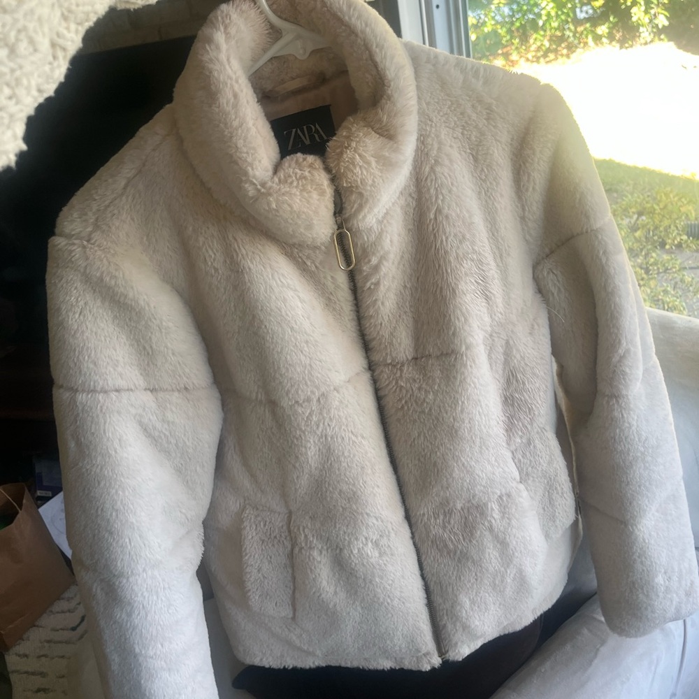 Zara Women's Cream Faux Fur Bomber Jacket